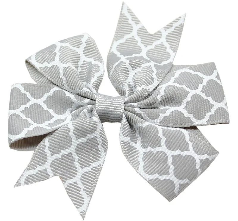 Quatrefoil Grey