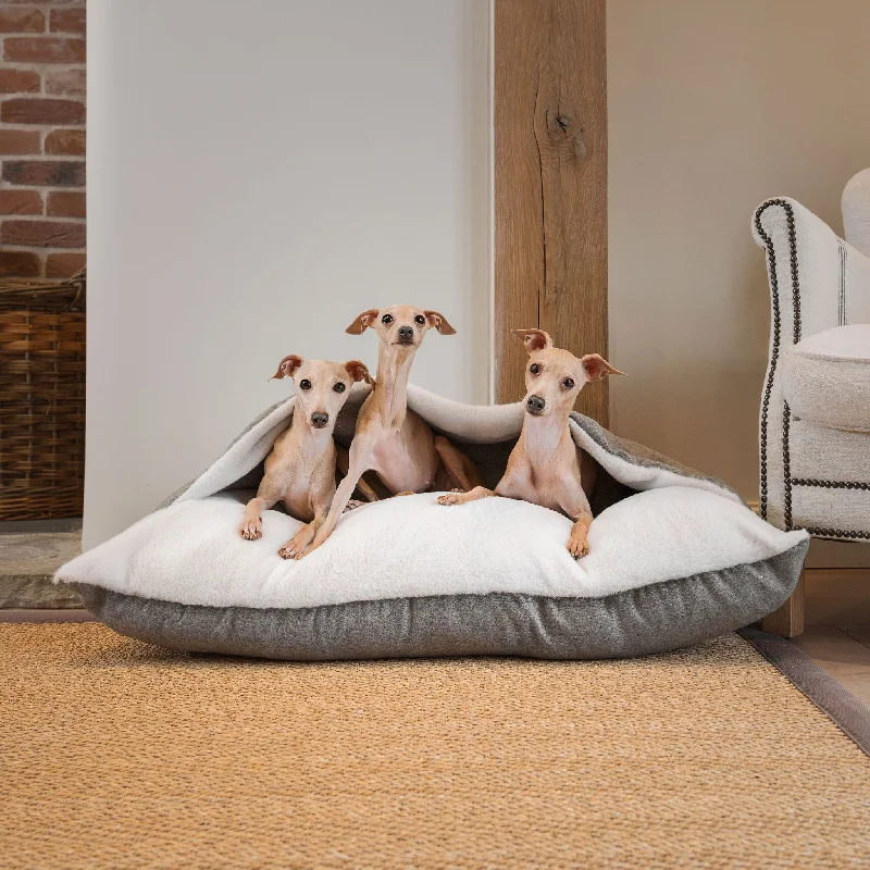 Sleepy Burrows Bed In Inchmurrin Ground by Lords & Labradors